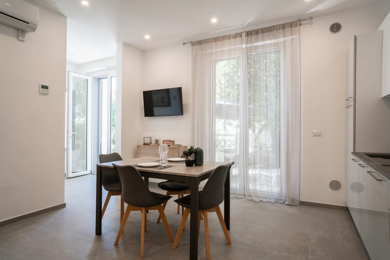 Cucina e Soggiorno appartamento Giglio Marino Villa Ari San Vincenzo