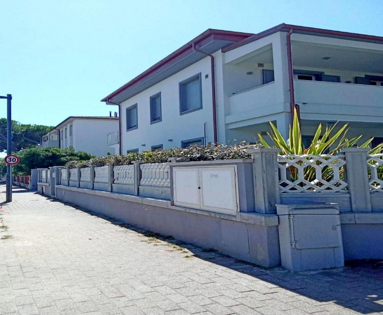 Esterno Villa Ari San Vincenzo