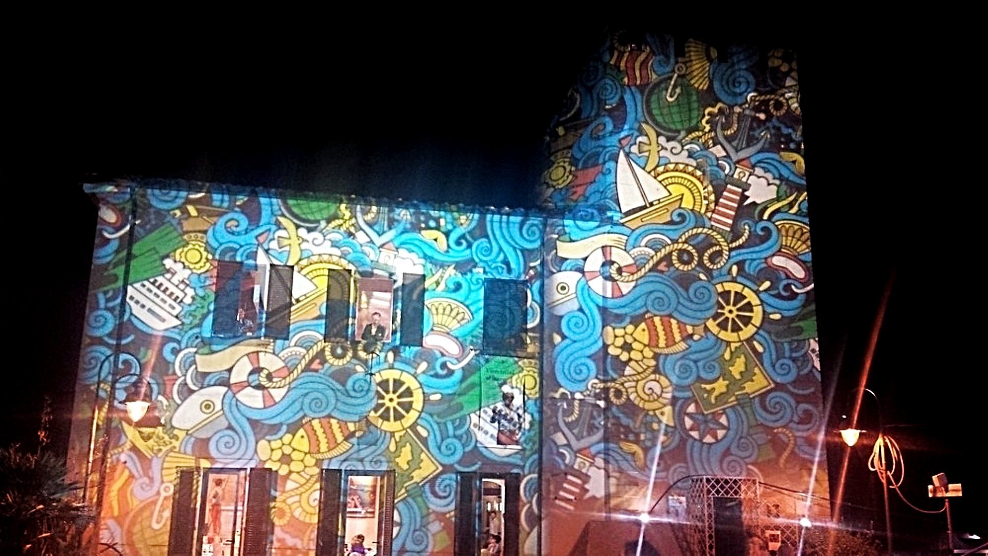 San Vincenzo centro alla sera