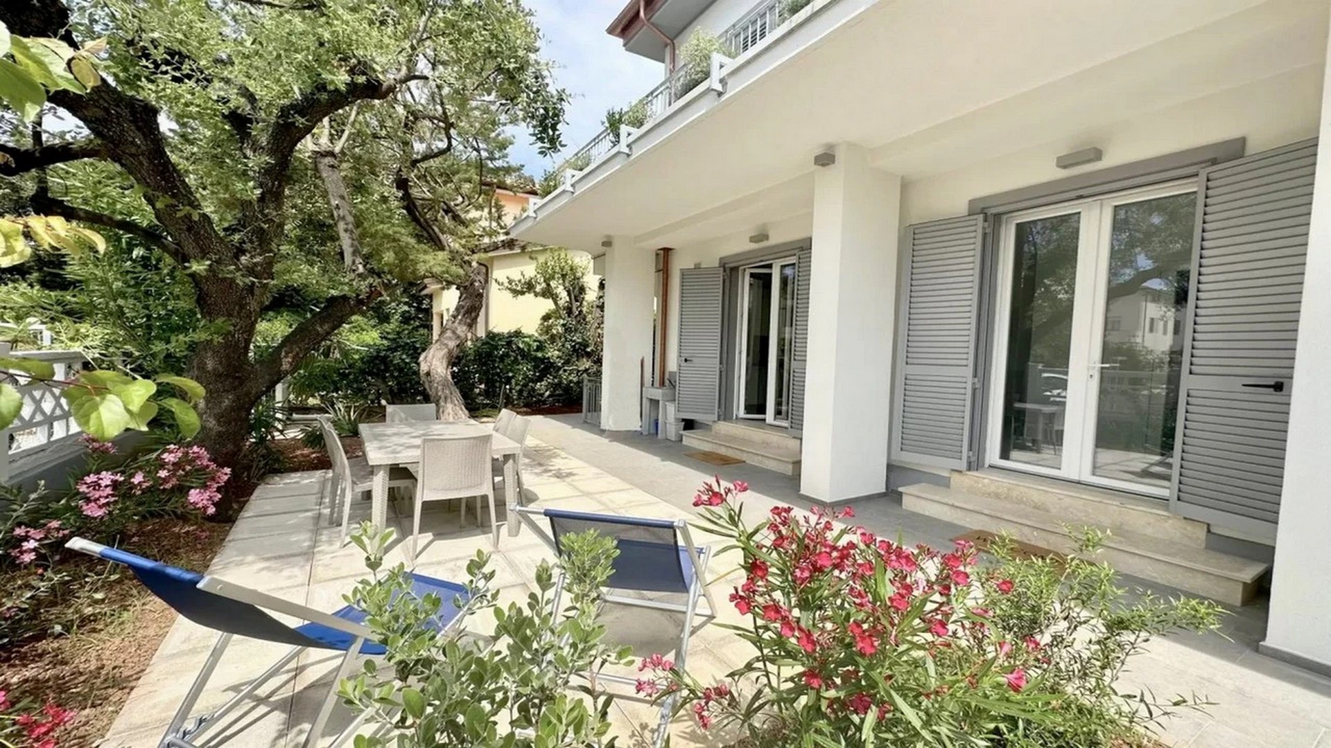 Esterni Giglio Marino Villa Ari San Vincenzo