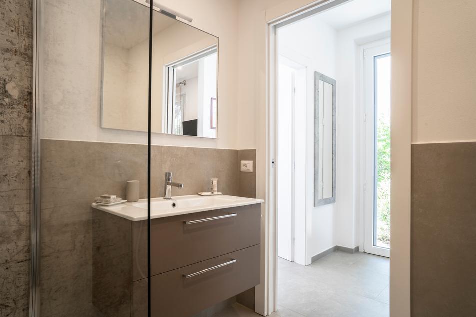 Bathroom apartment Lentisk Villa Ari San Vincenzo