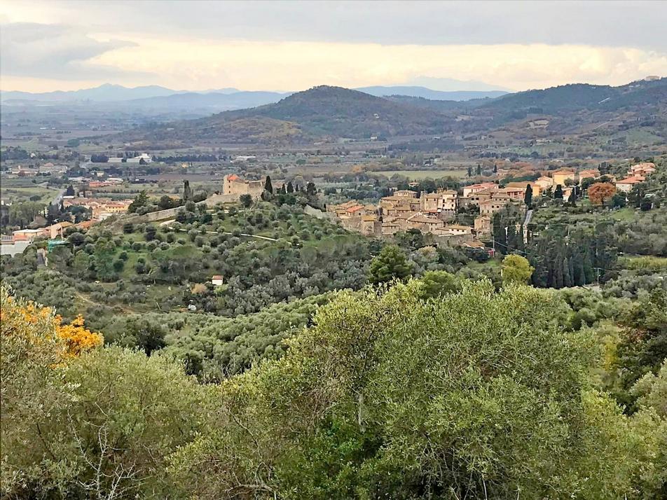 Casale Marittimo panorama del paese