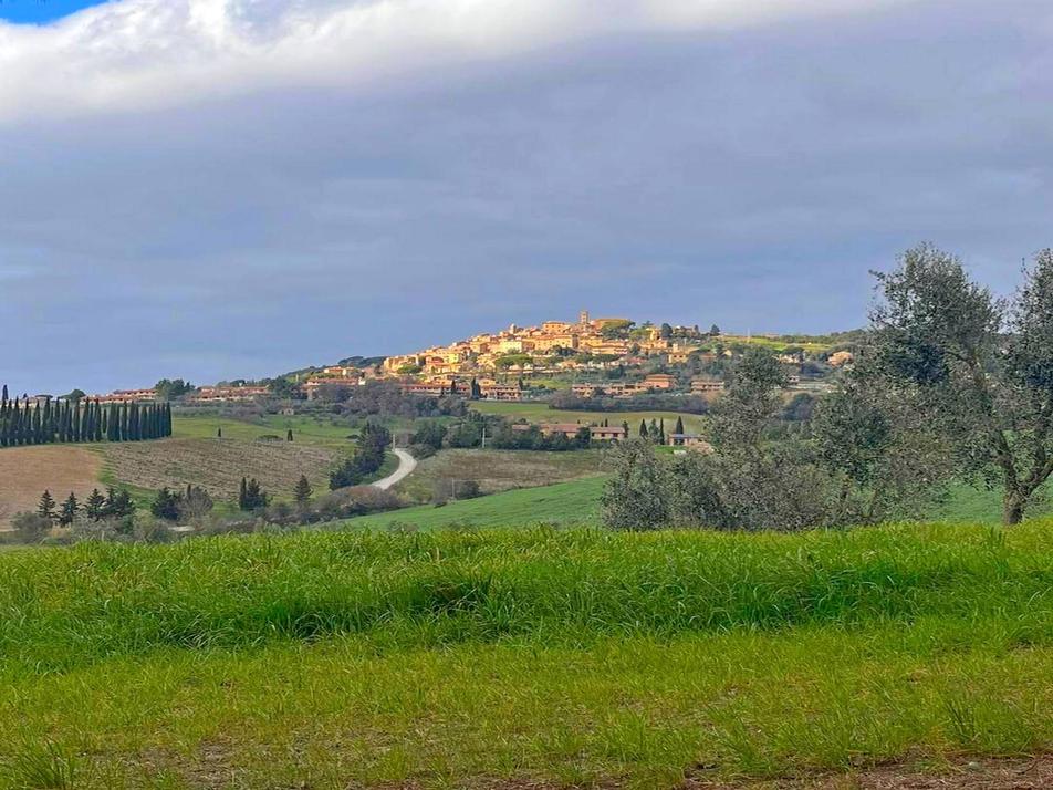 Casale Marittimo panorama del paese