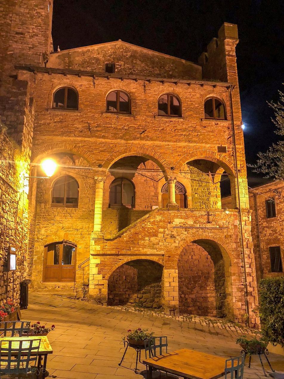 Casale Marittimo panorama del paese